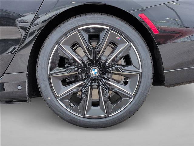 New 2026 BMW 750e xDrive image 10