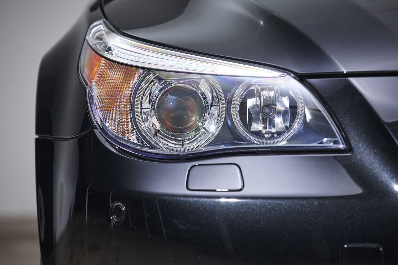 Used 2006 BMW M5 RWD image 14