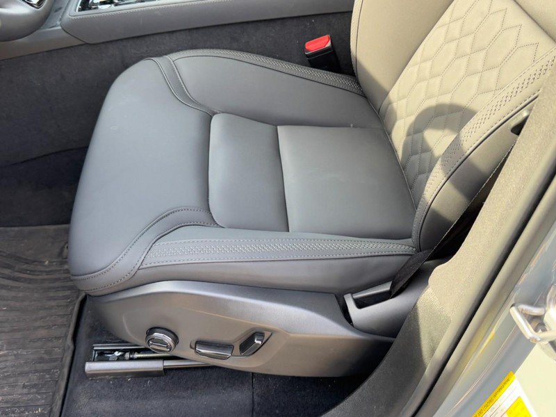 New 2026 Volvo XC90 B6 Plus w/ Protection Package Premier AWD/4WD image 15