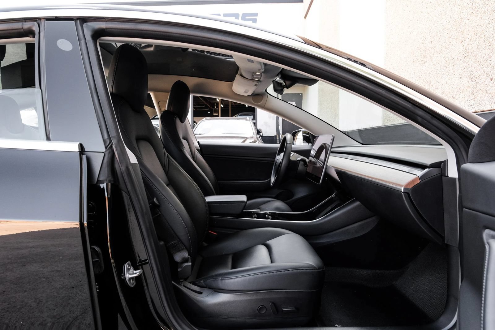 Used 2018 Tesla Model 3 Long Range RWD image 33