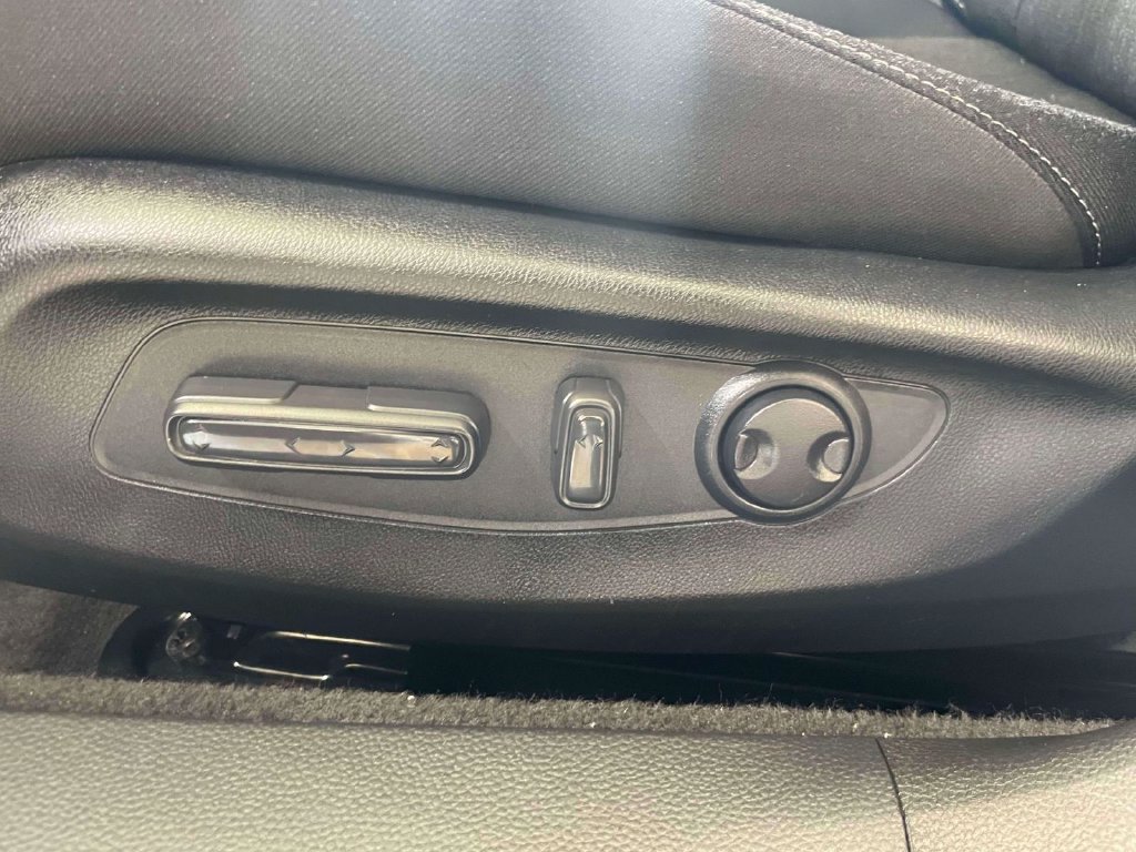 Used 2025 Honda Accord SE image 16