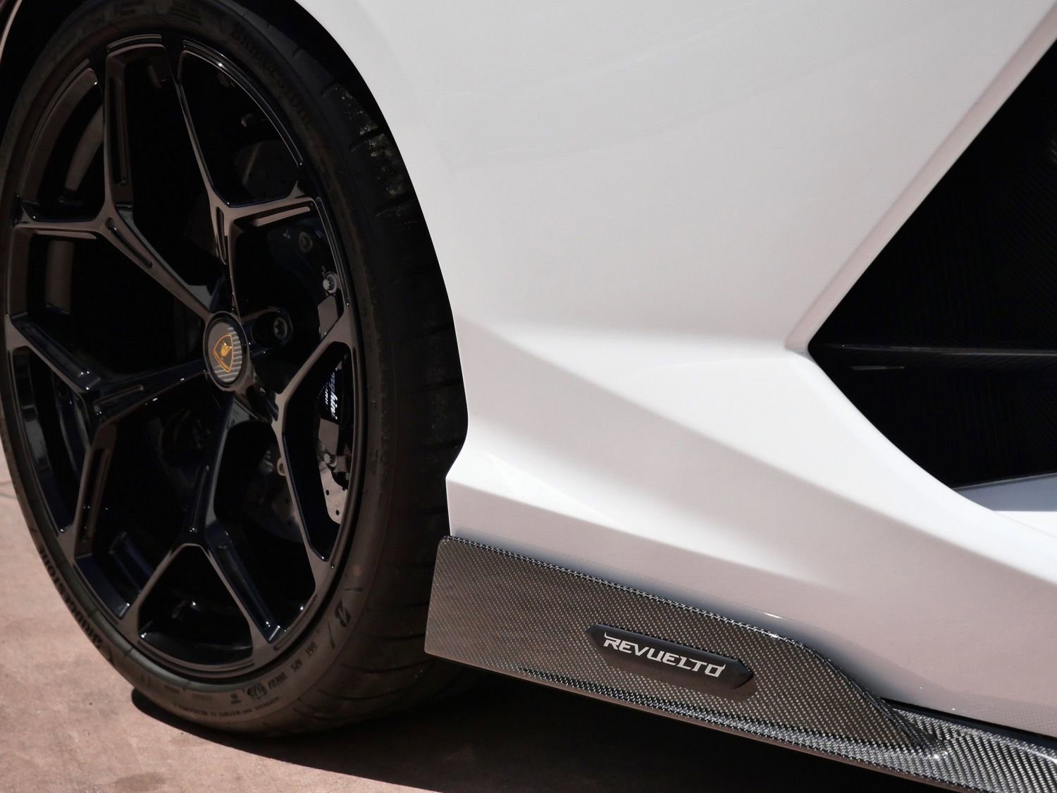 Used 2024 Lamborghini Revuelto AWD/4WD image 14