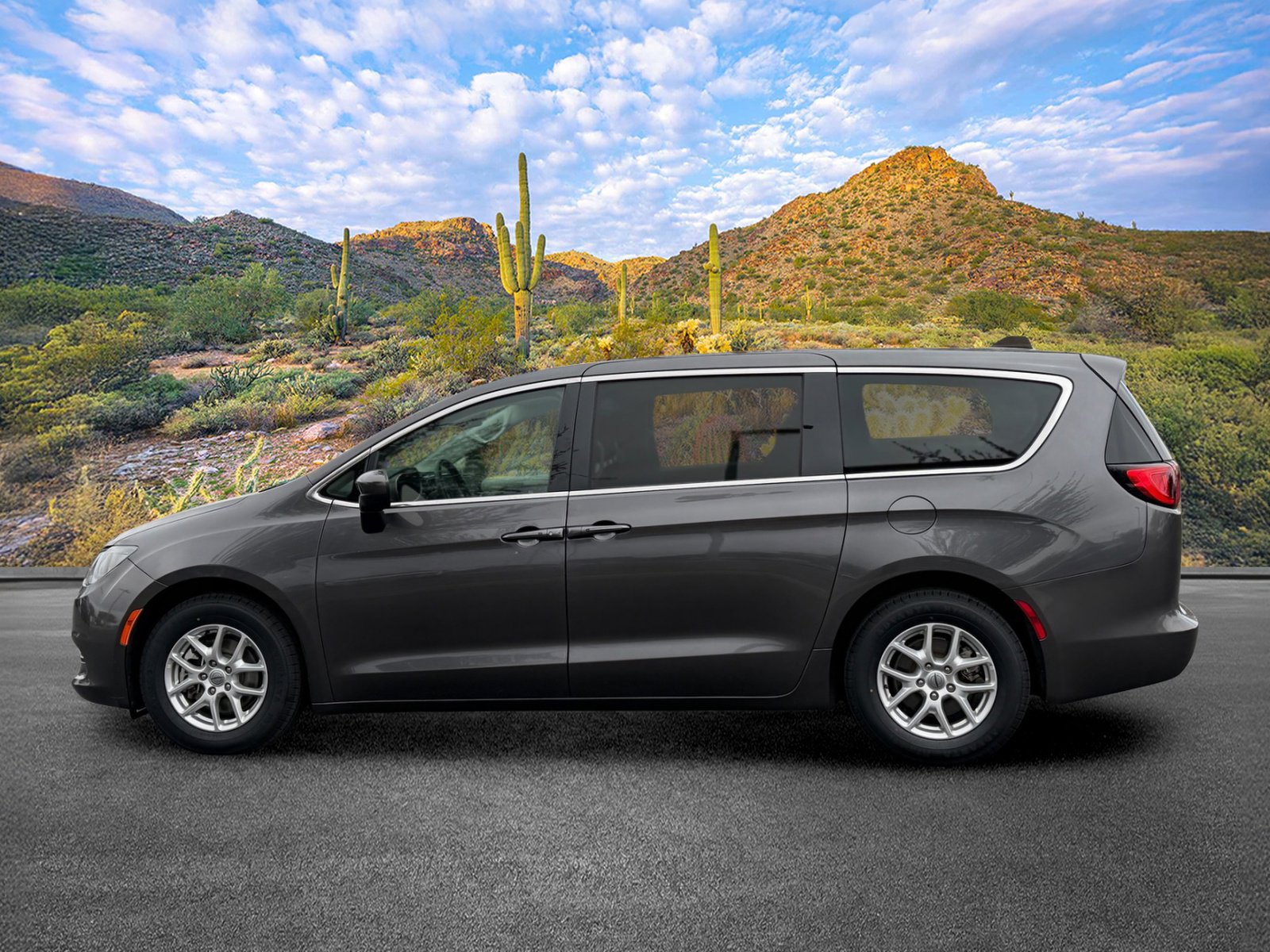 Used 2023 Chrysler Voyager LX FWD image 8