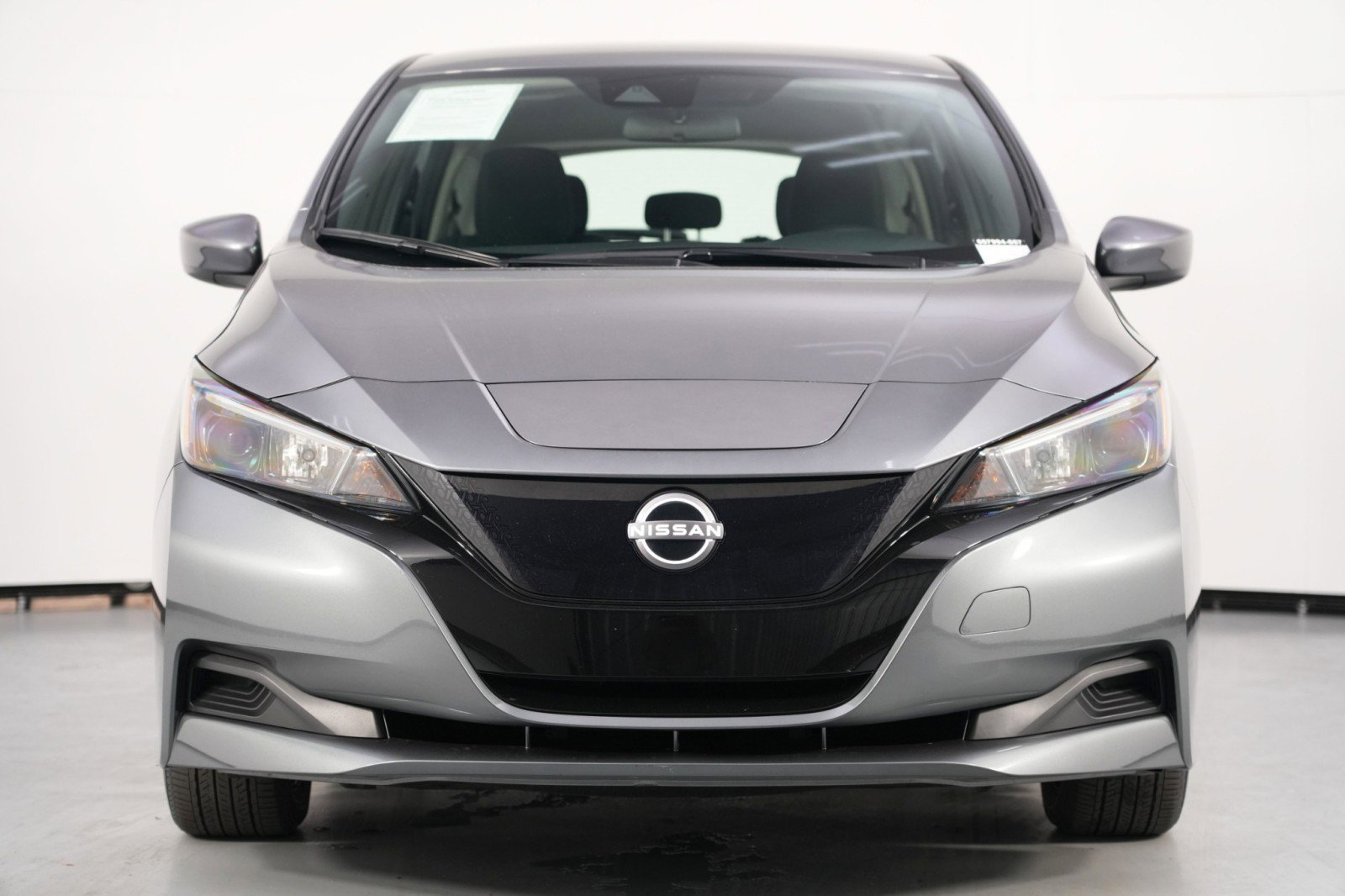 Used 2025 Nissan Leaf S image 6