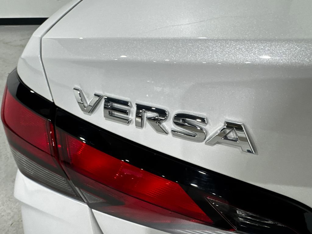 Used 2025 Nissan Versa SV w/ Trunk Package image 31