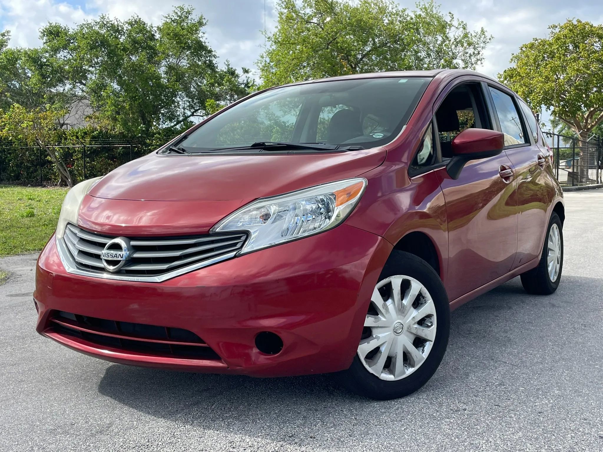 Used 2015 Nissan Versa Note SV image 2