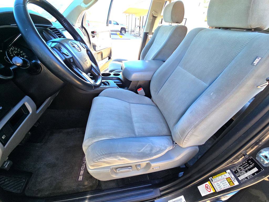 Used 2018 Toyota Sequoia SR5 w/ Carpet Mat Package AWD/4WD image 9