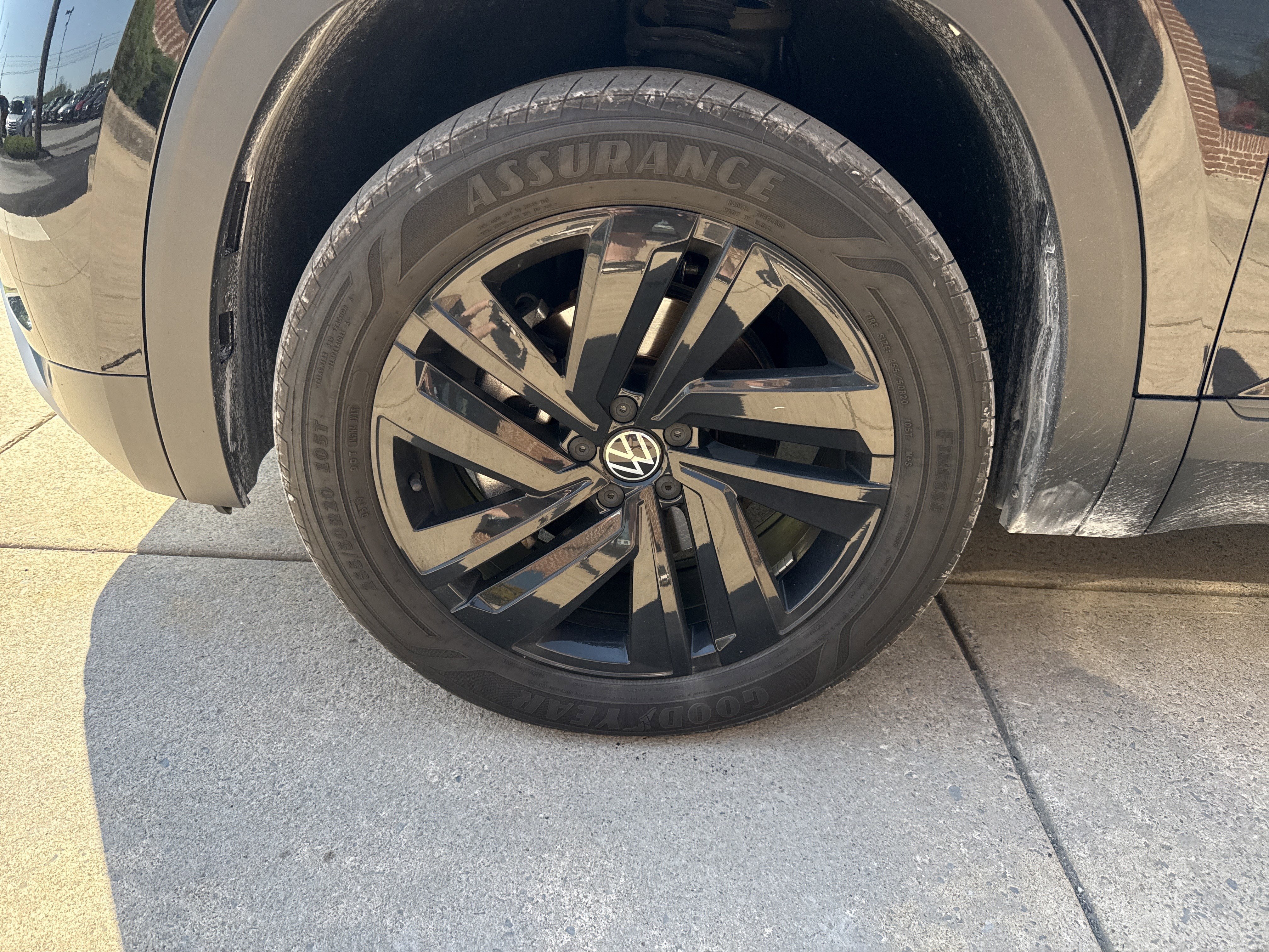 Used 2023 Volkswagen Atlas Cross Sport SE w/ Black Wheel Package AWD/4WD image 10