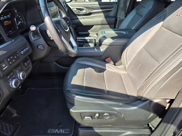 Used 2021 GMC Yukon Denali w/ Denali Premium Package AWD/4WD image 15