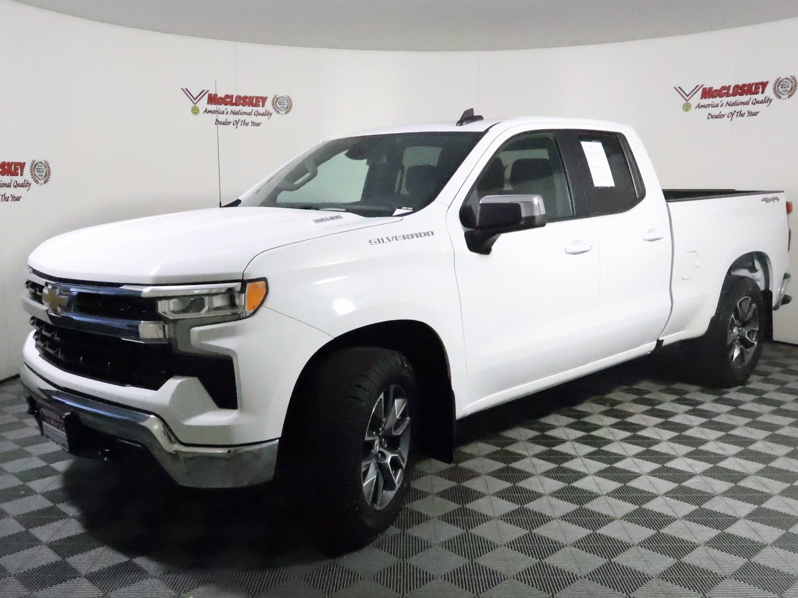 Used 2023 Chevrolet Silverado 1500 LT image 14