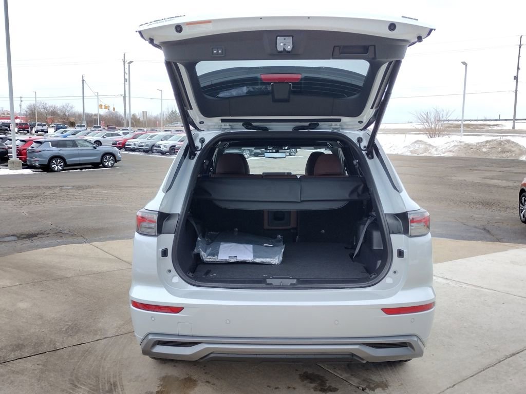 New 2026 Mitsubishi Outlander SEL image 18