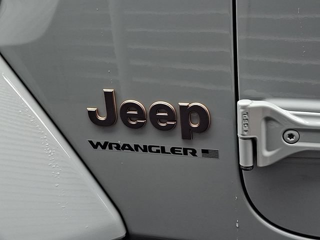 Used 2023 Jeep Wrangler Unlimited Rubicon 392 w/ Dual Top Group AWD/4WD image 34