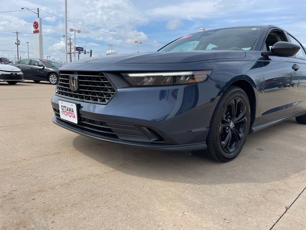 Used 2025 Honda Accord SE image 16