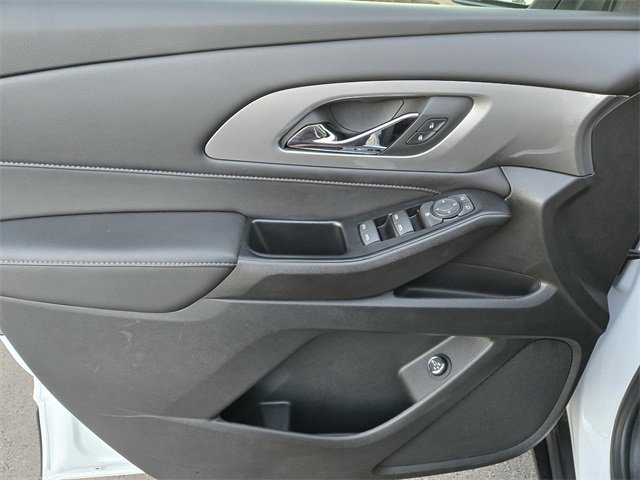 Used 2023 Chevrolet Traverse LT image 16