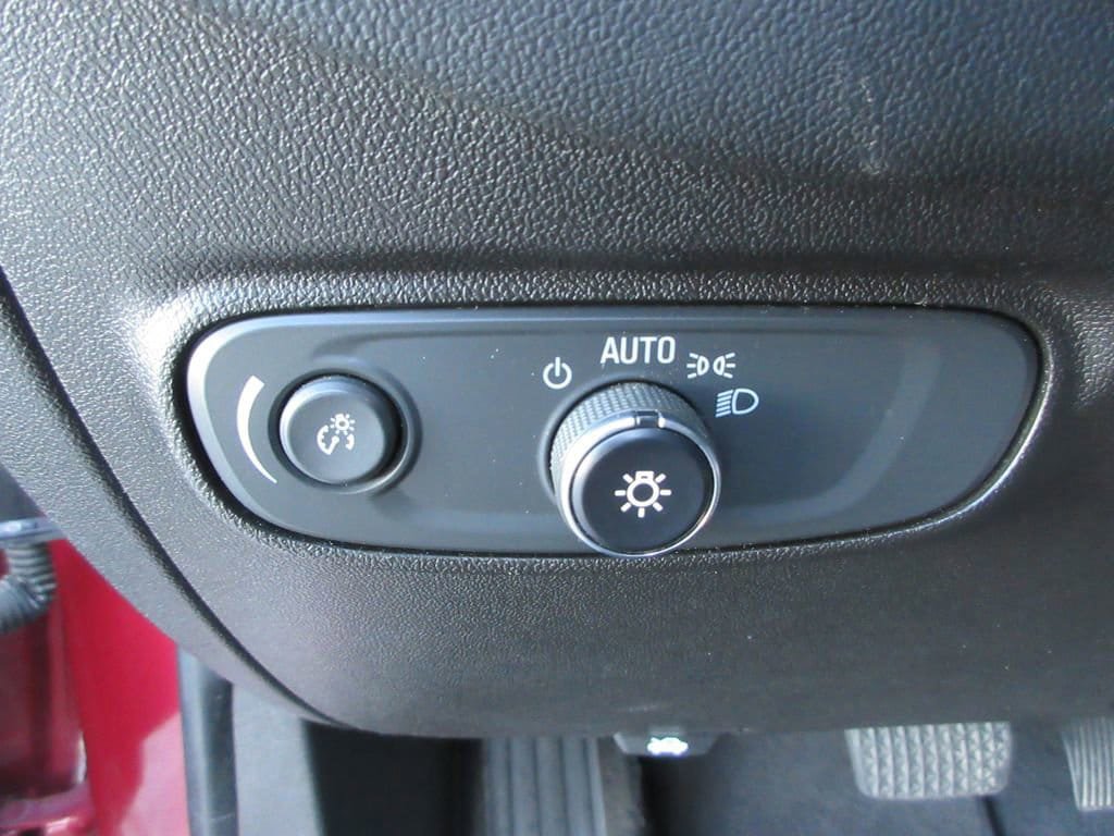 Used 2020 Chevrolet Equinox LT w/ LPO, Floor Liner Package image 21