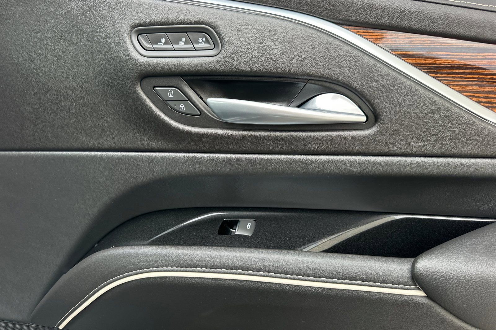 Certified 2021 Cadillac Escalade Premium Luxury RWD image 23