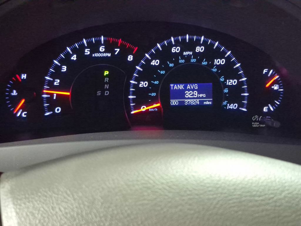 Used 2010 Toyota Camry XLE w/ Leather Pkg FWD image 14