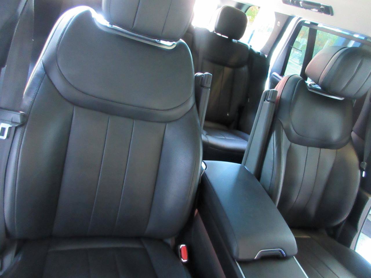 Used 2023 Land Rover Range Rover SE AWD/4WD image 32