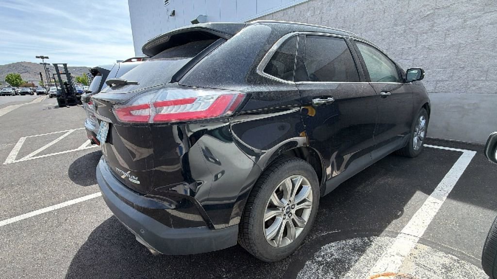 Used 2019 Ford Edge Titanium FWD image 2