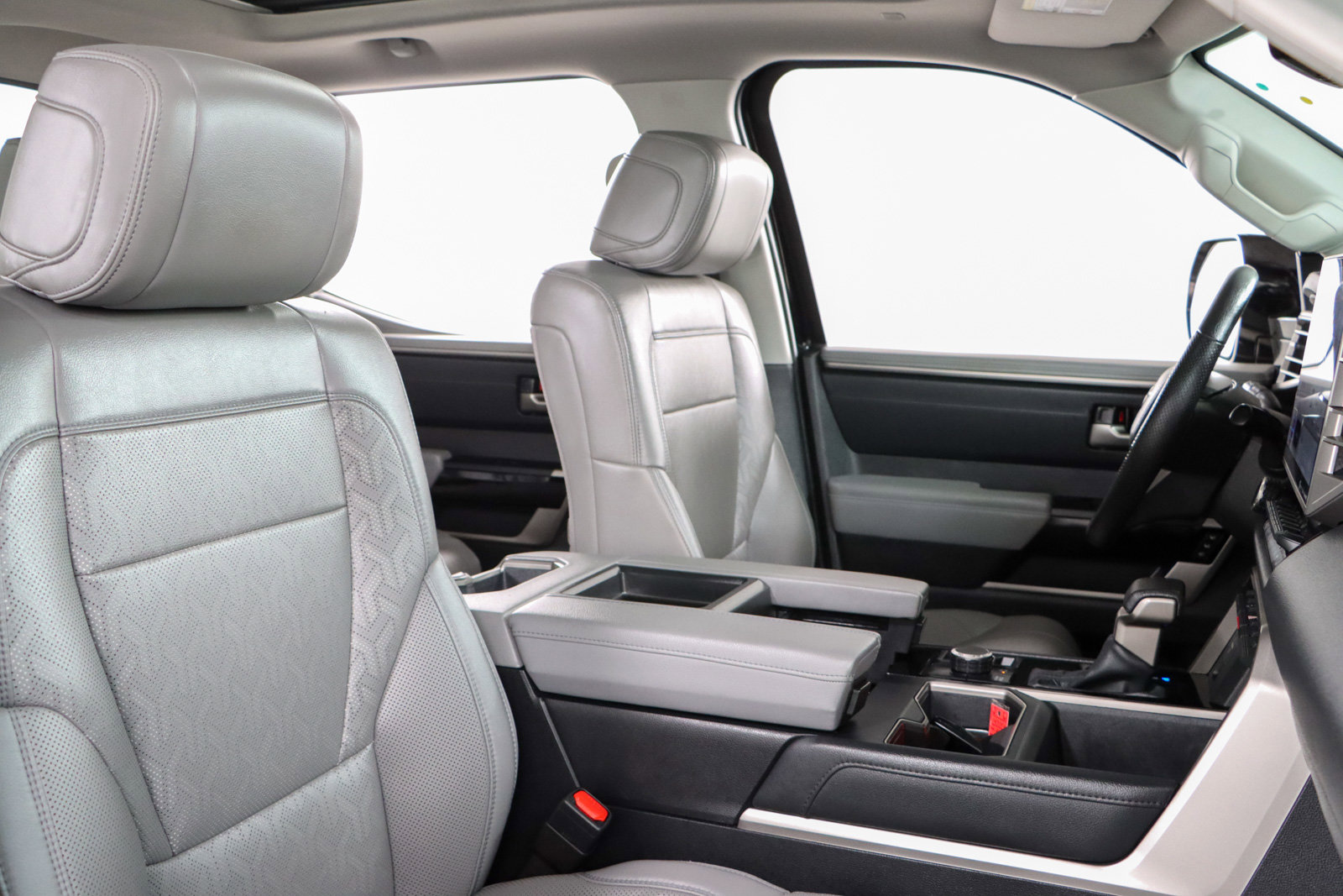 Used 2024 Toyota Tundra Limited image 28