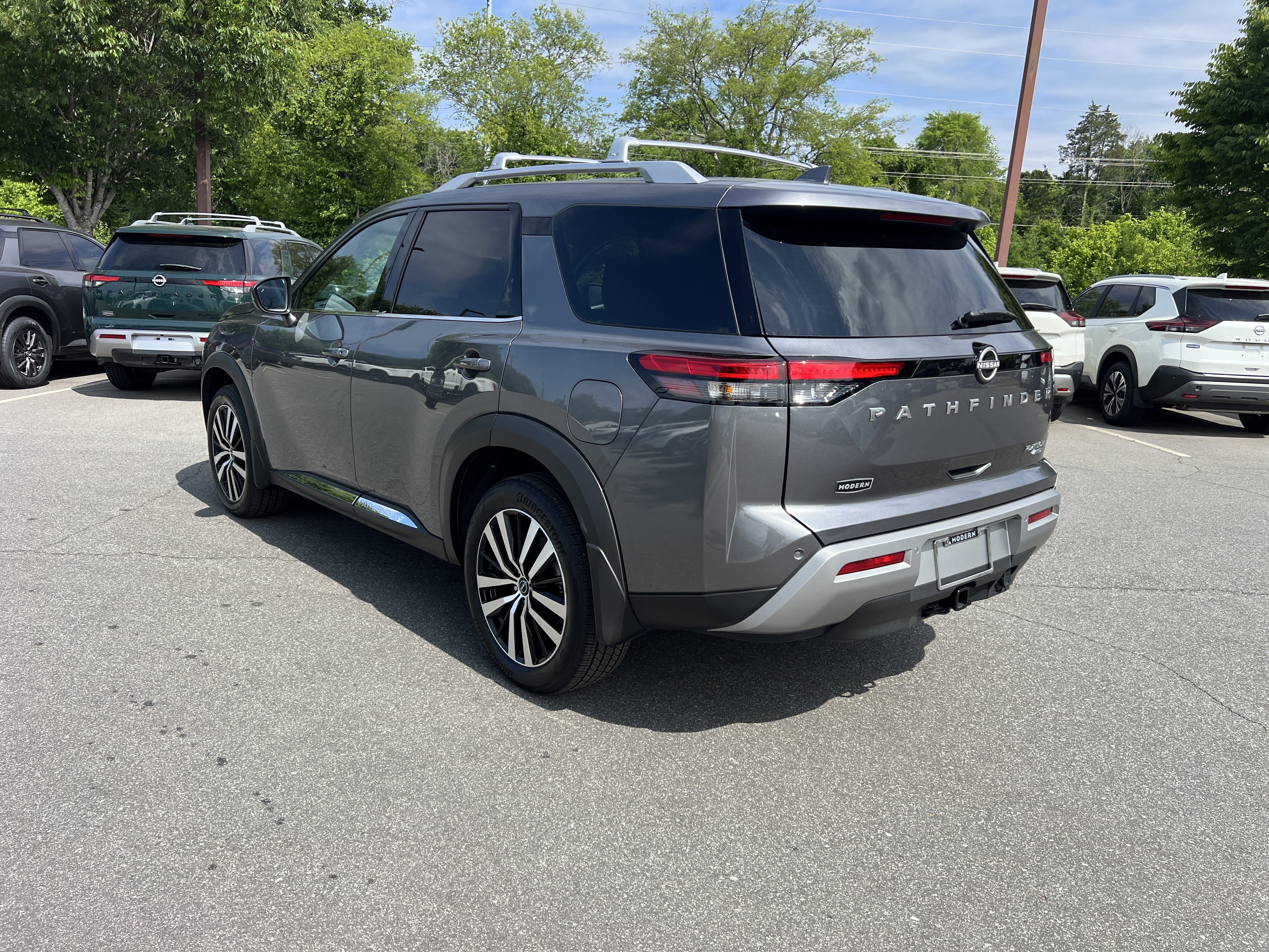 Certified 2025 Nissan Pathfinder Platinum w/ Cargo Package AWD/4WD image 8