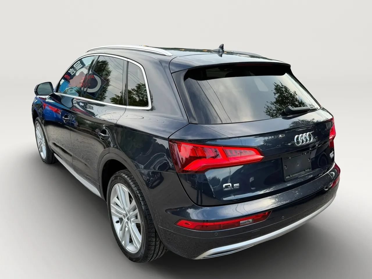 Used 2018 Audi Q5 2.0T Premium Plus w/ Premium Plus Package AWD/4WD image 5