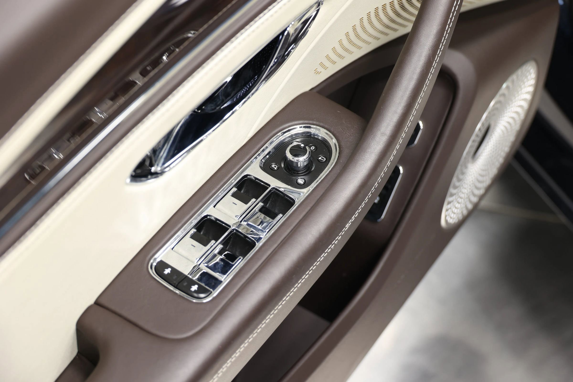 Used 2020 Bentley Flying Spur W12 AWD/4WD image 14