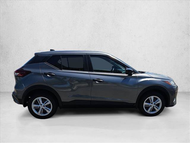 Used 2022 Nissan Kicks S FWD image 4