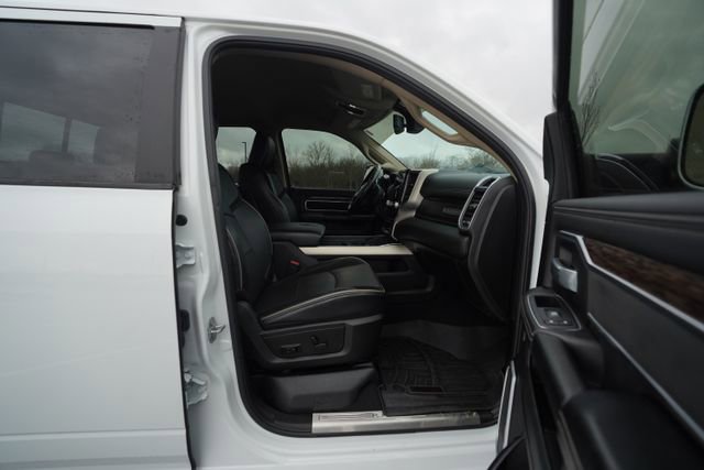 Used 2020 RAM 3500 Laramie image 18