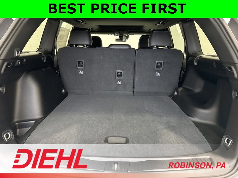 New 2025 Jeep Grand Cherokee Altitude image 9