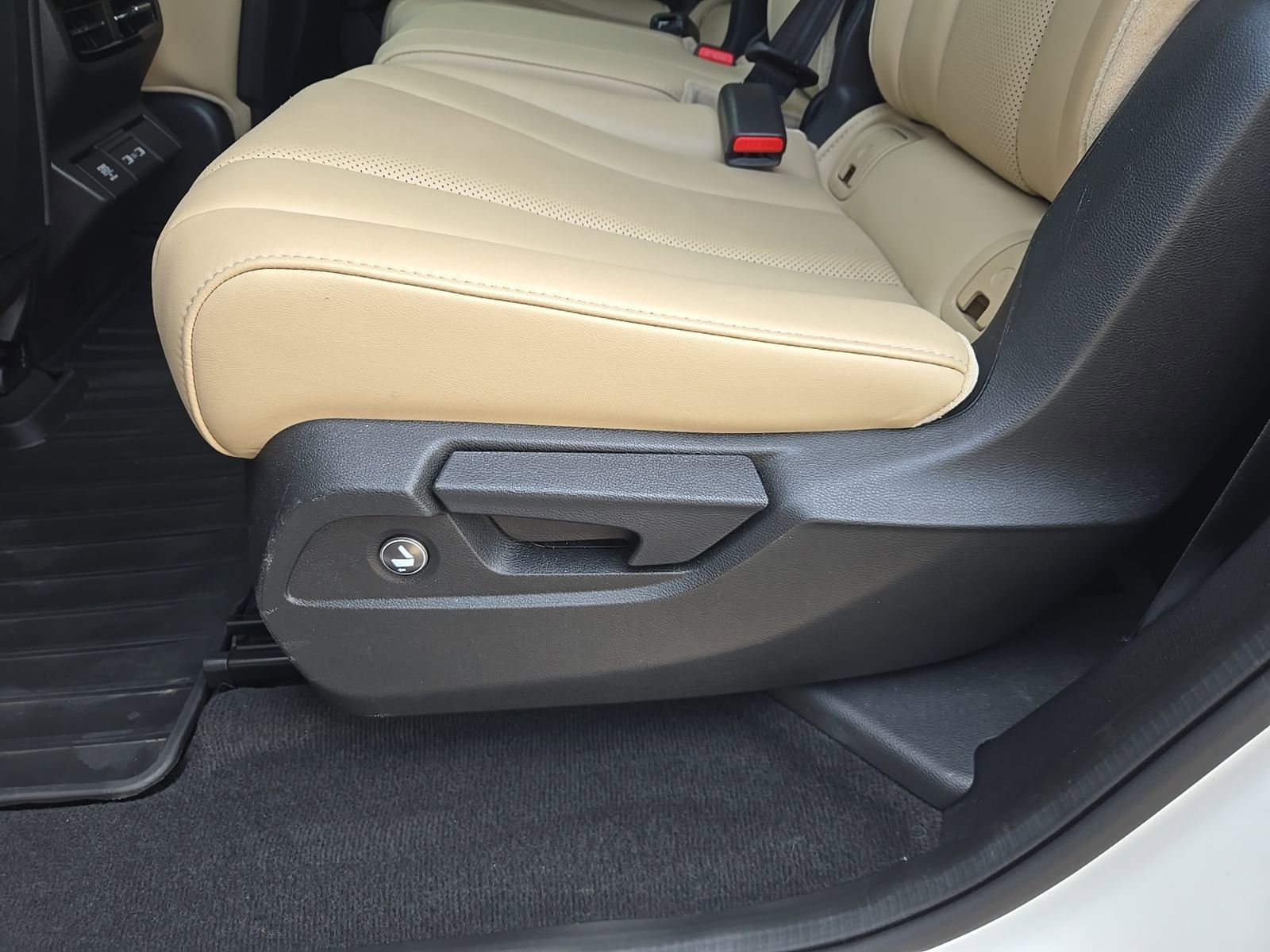Used 2023 Acura MDX SH-AWD w/ Technology Package image 35