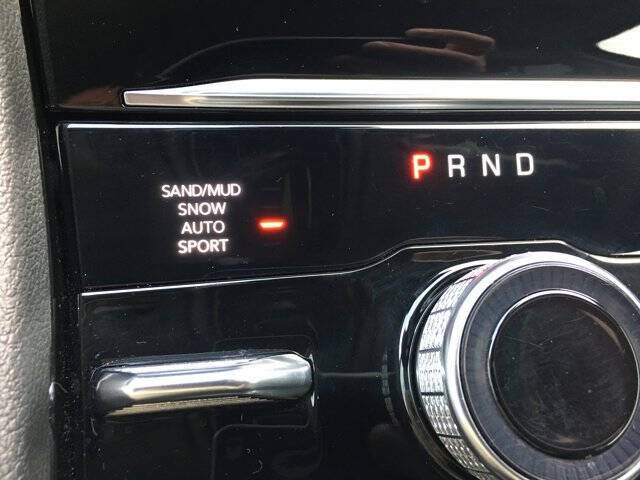 Used 2023 Jeep Grand Cherokee Limited w/ Black Appearance Package AWD/4WD image 27