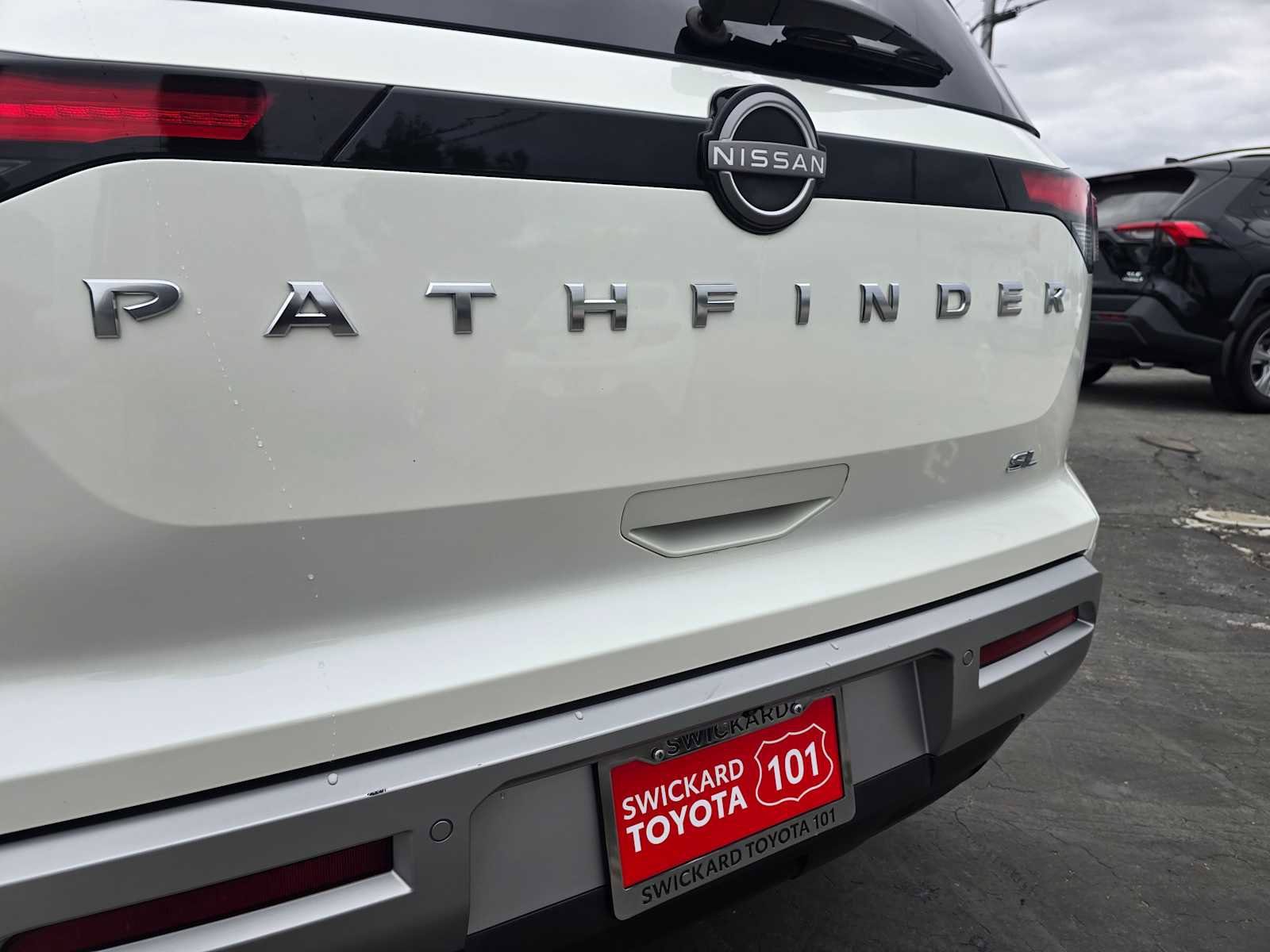 Used 2023 Nissan Pathfinder SL image 16