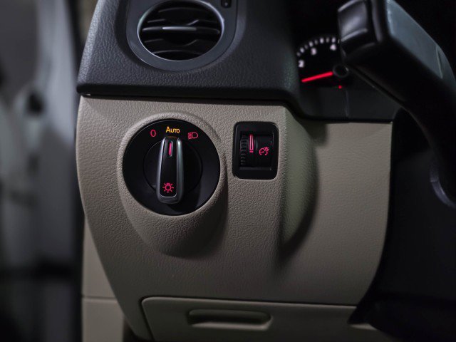 Used 2017 Volkswagen Tiguan S image 27