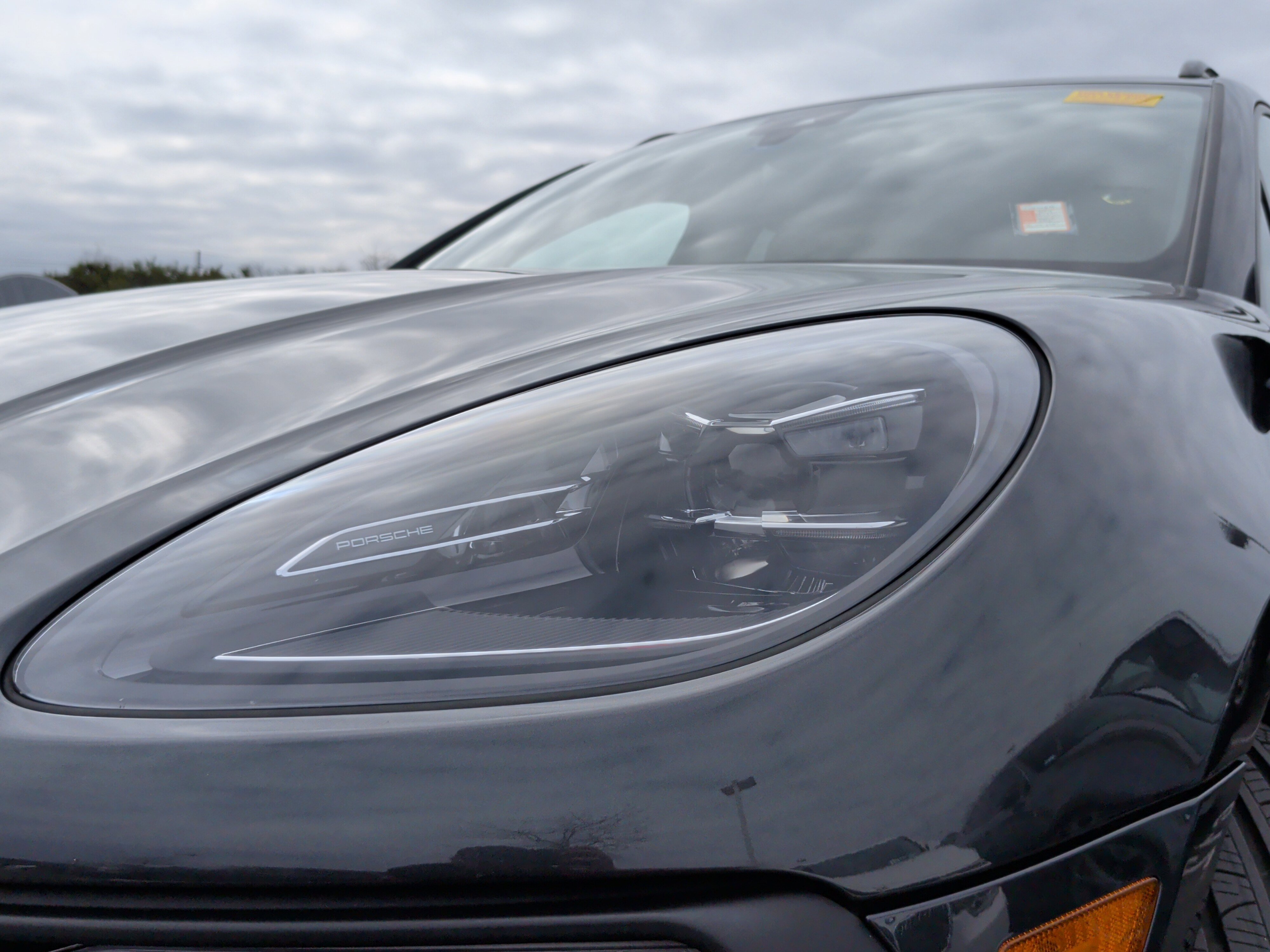 Used 2024 Porsche Macan image 3