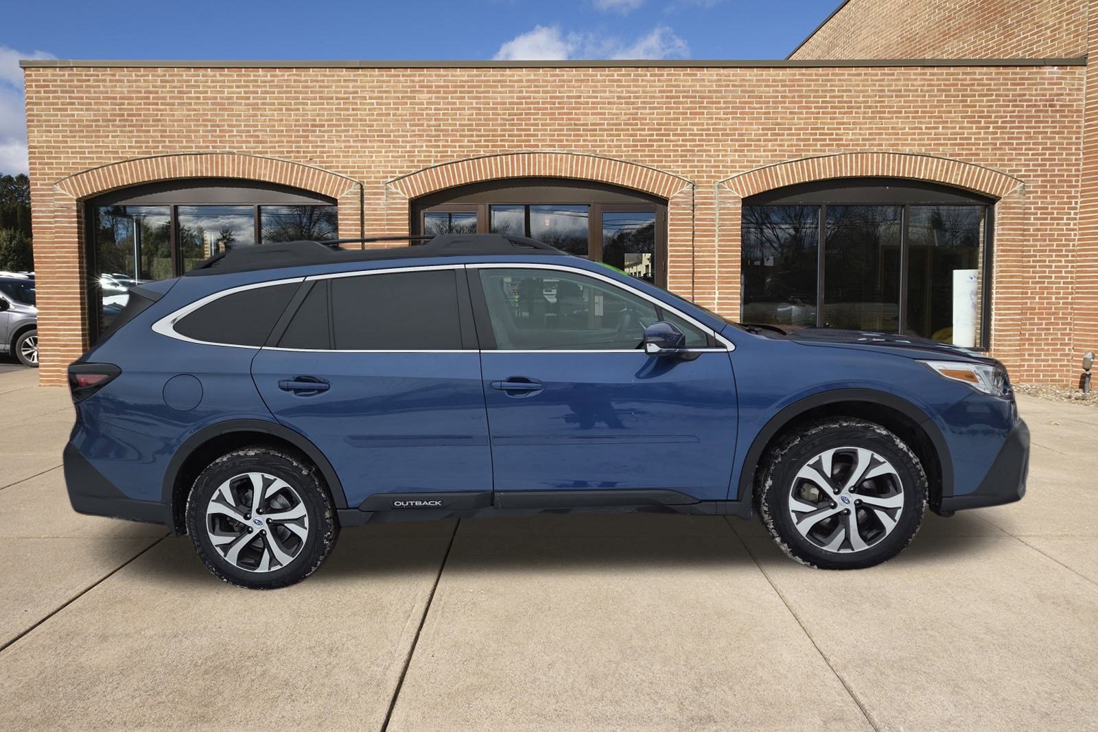 Used 2020 Subaru Outback Limited w/ Popular Package #2 image 2