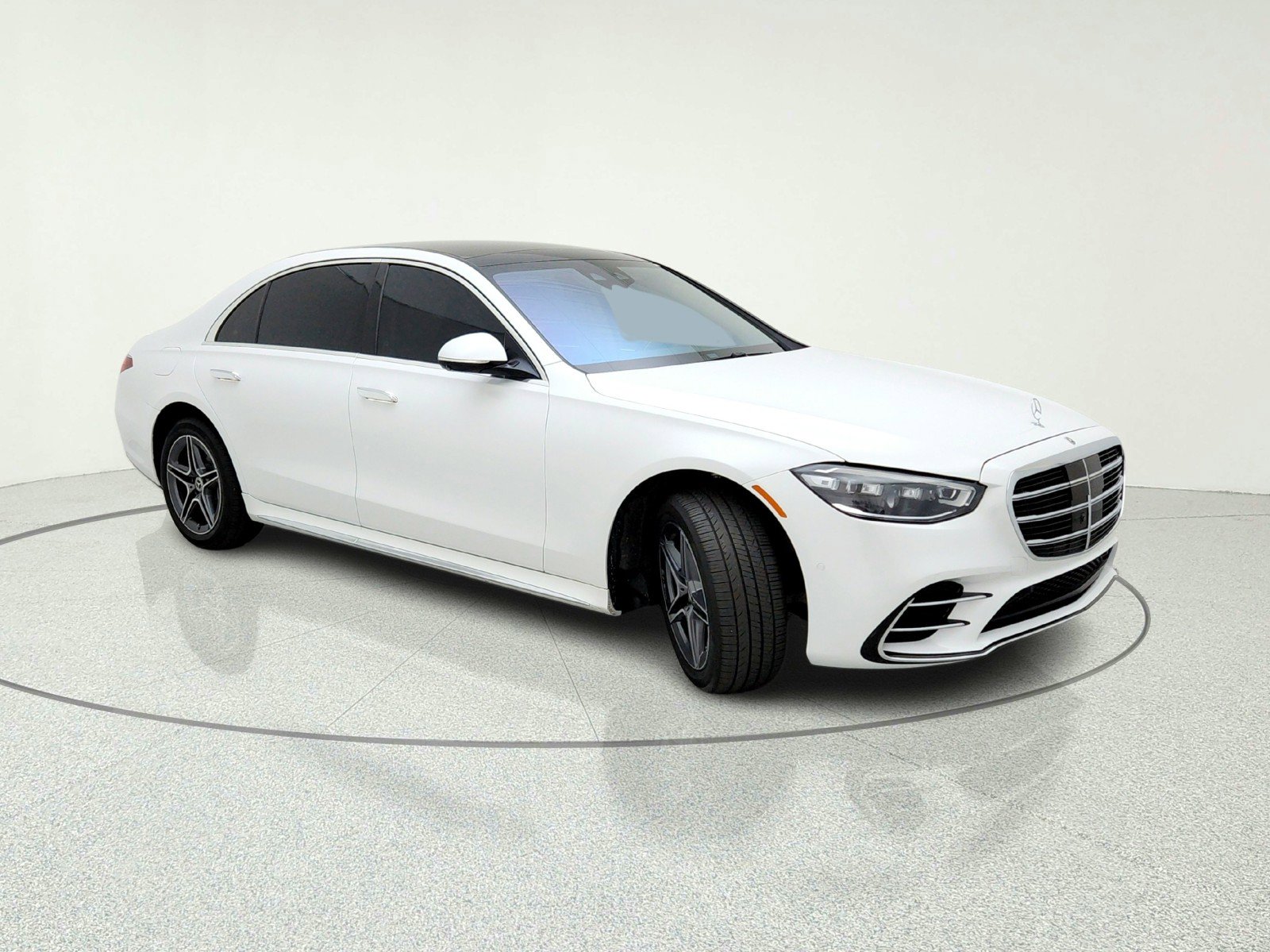 Certified 2024 Mercedes-Benz S 580e 4MATIC Sedan w/ AMG Line image 5