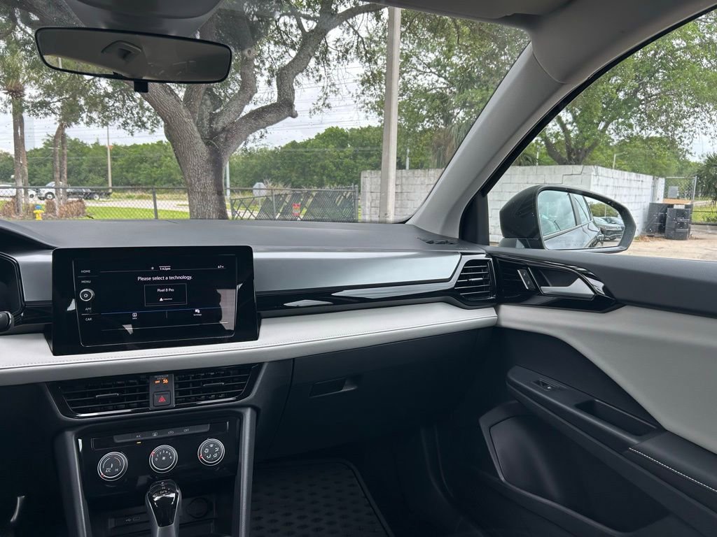 Certified 2025 Volkswagen Taos S image 10