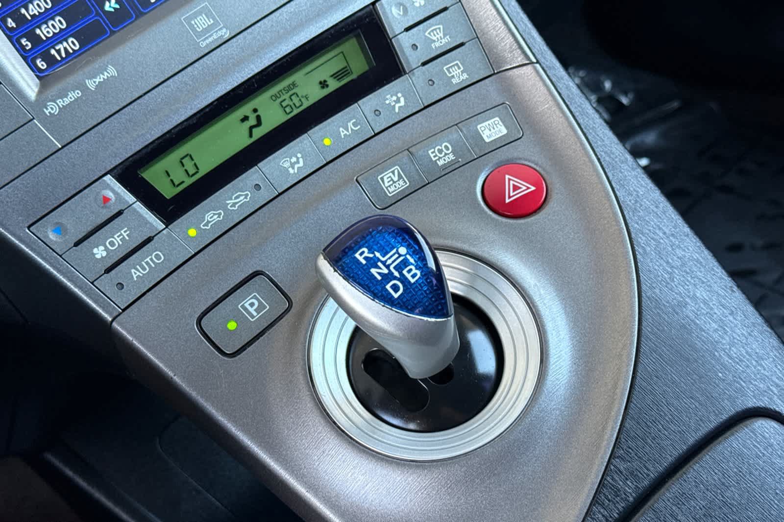 Used 2015 Toyota Prius Five FWD image 21