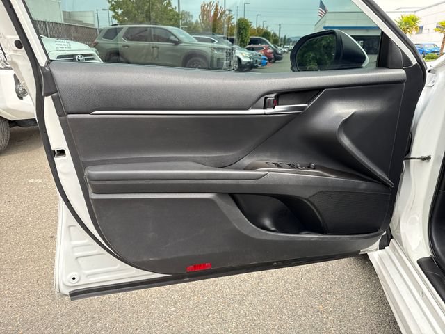 Used 2021 Toyota Camry SE FWD image 16