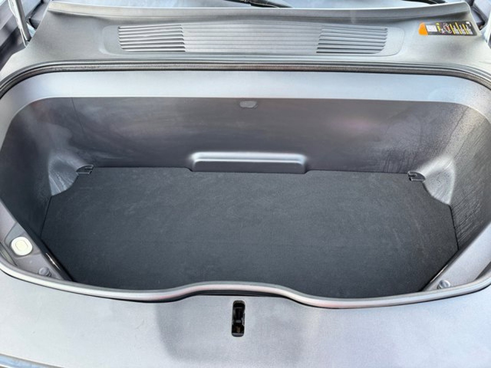 Used 2023 Rivian R1T Adventure image 9