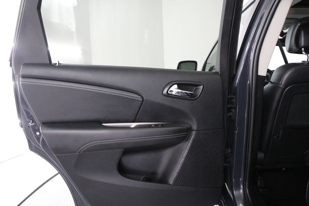 Used 2018 Dodge Journey Crossroad w/ Nav & Sun Group AWD/4WD image 36