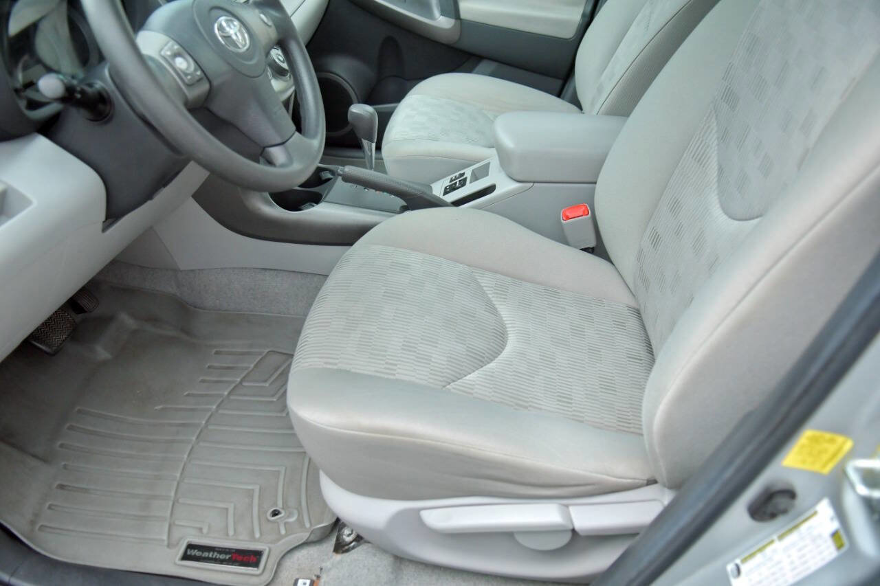 Used 2012 Toyota RAV4 FWD image 18