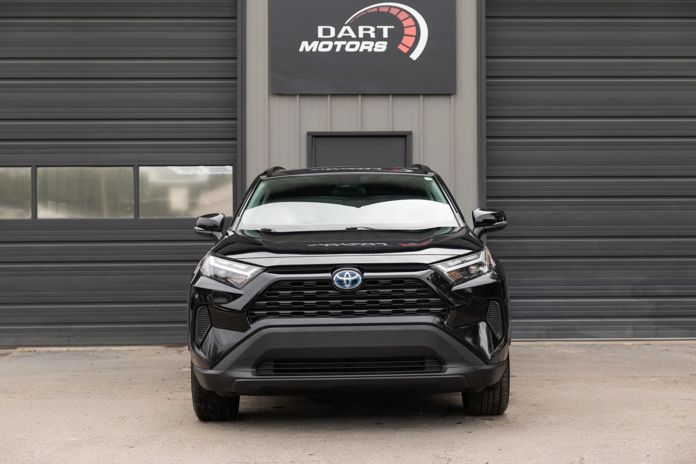 Used 2022 Toyota RAV4 XLE w/ Convenience Package AWD/4WD image 2