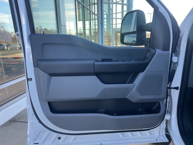 Used 2023 Ford F350 XL w/ Snow Plow Prep Package image 17