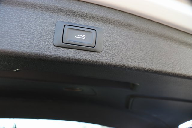 Used 2025 Audi Q3 2.0T Premium image 12