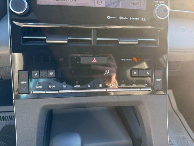 Used 2019 Toyota Avalon Limited image 25