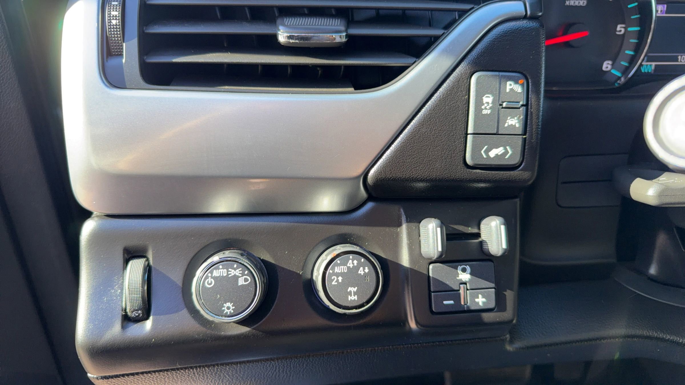 Used 2016 Chevrolet Suburban LT w/ Max Trailering Package image 20