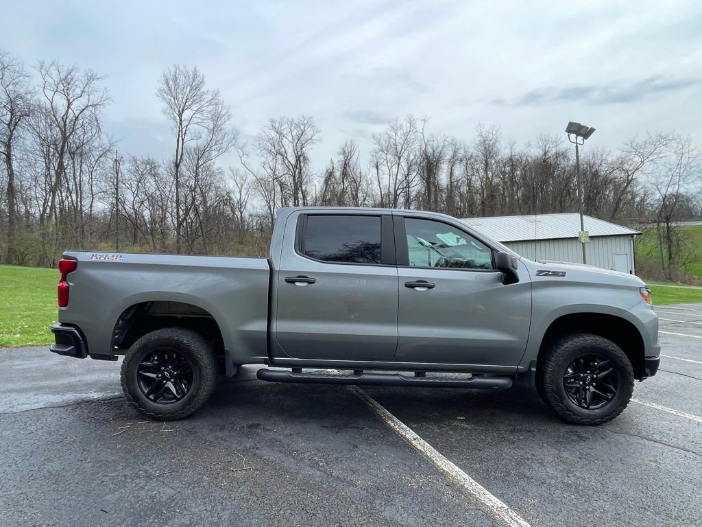 Certified 2025 Chevrolet Silverado 1500 Custom Trail Boss w/ LPO, Dark Essentials Package AWD/4WD image 2