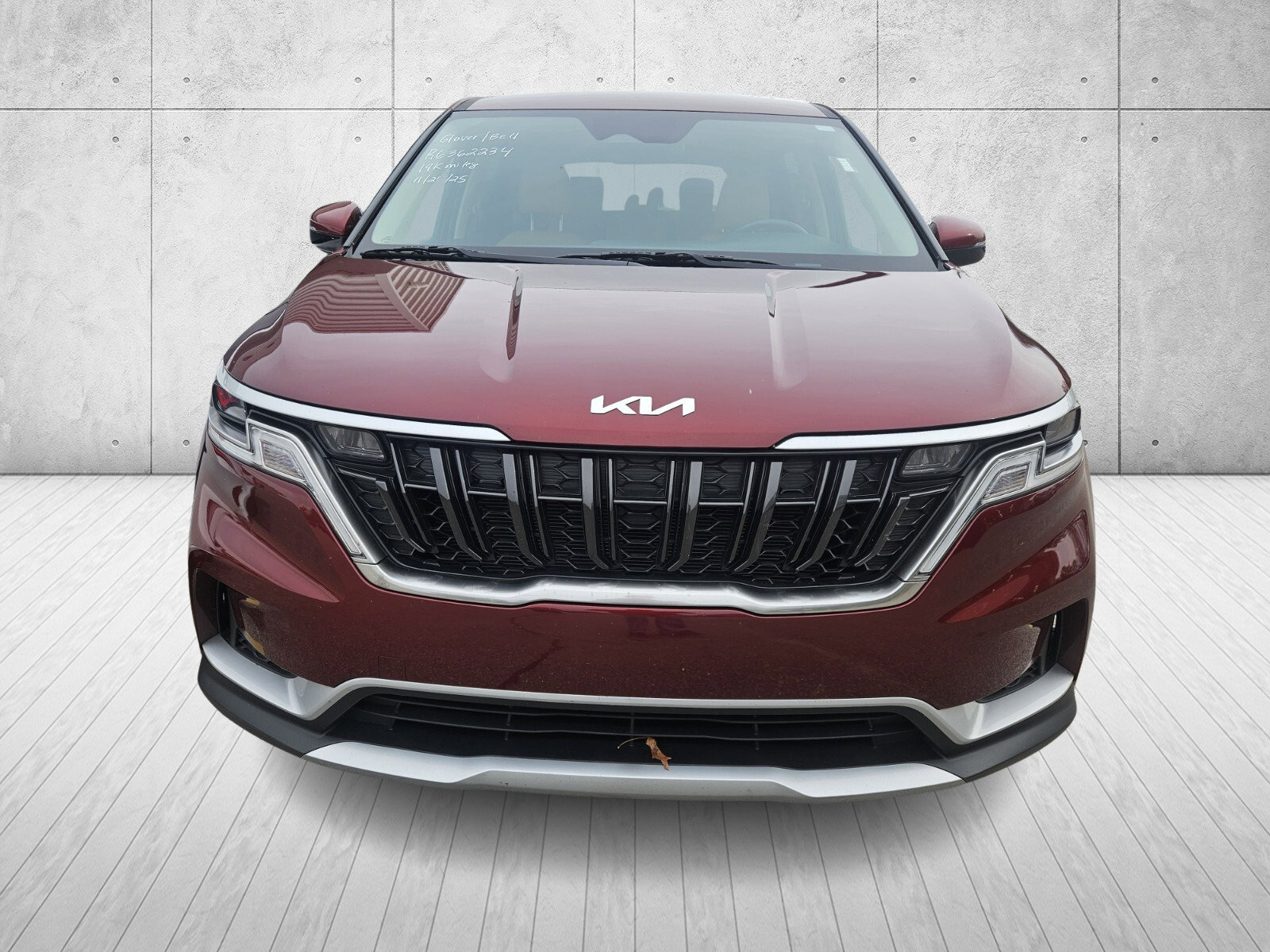 Used 2024 Kia Carnival LX image 2